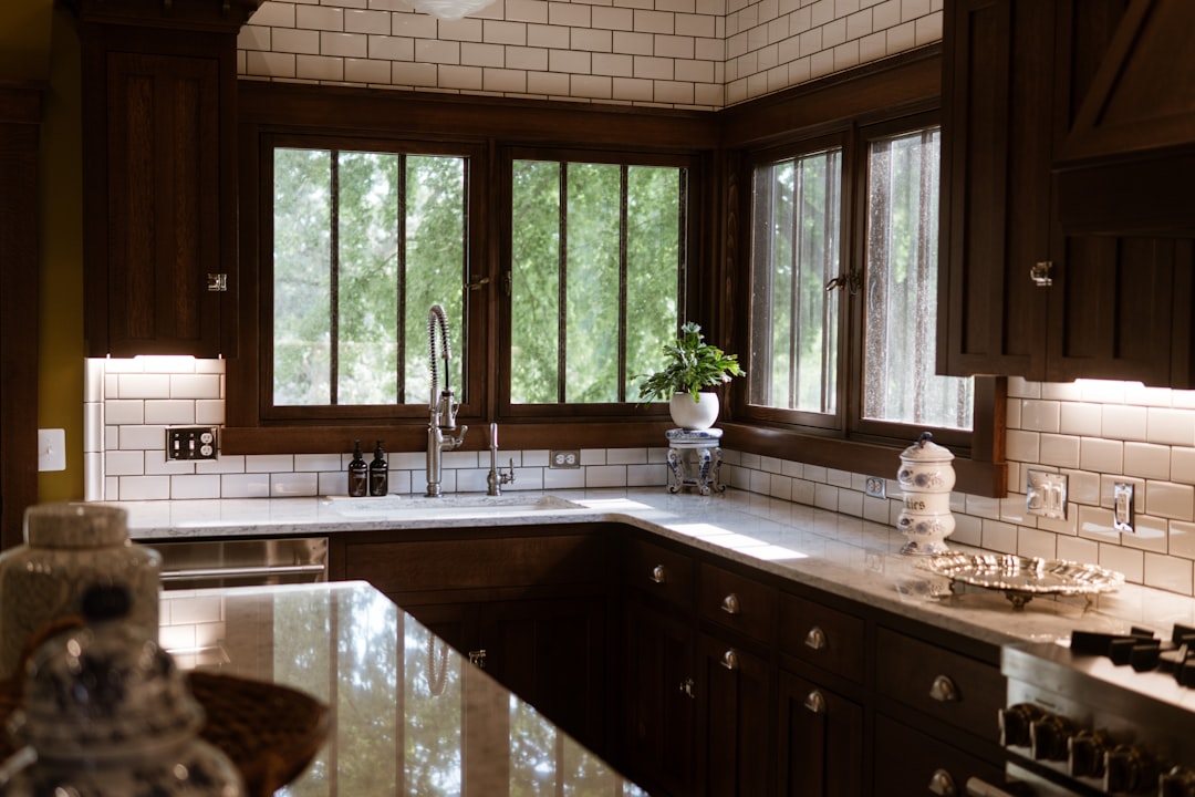 Framed and frameless custom cabinets in a Yakima kitchen